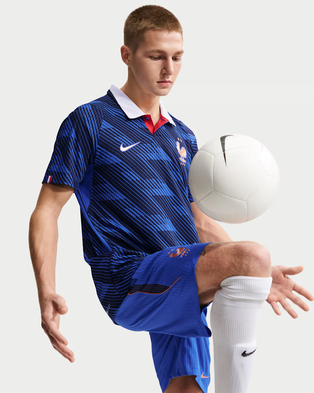 Recycled Materials  FFF 2026/27 Match Home Men's Nike Aero-FIT Football Authentic Jersey