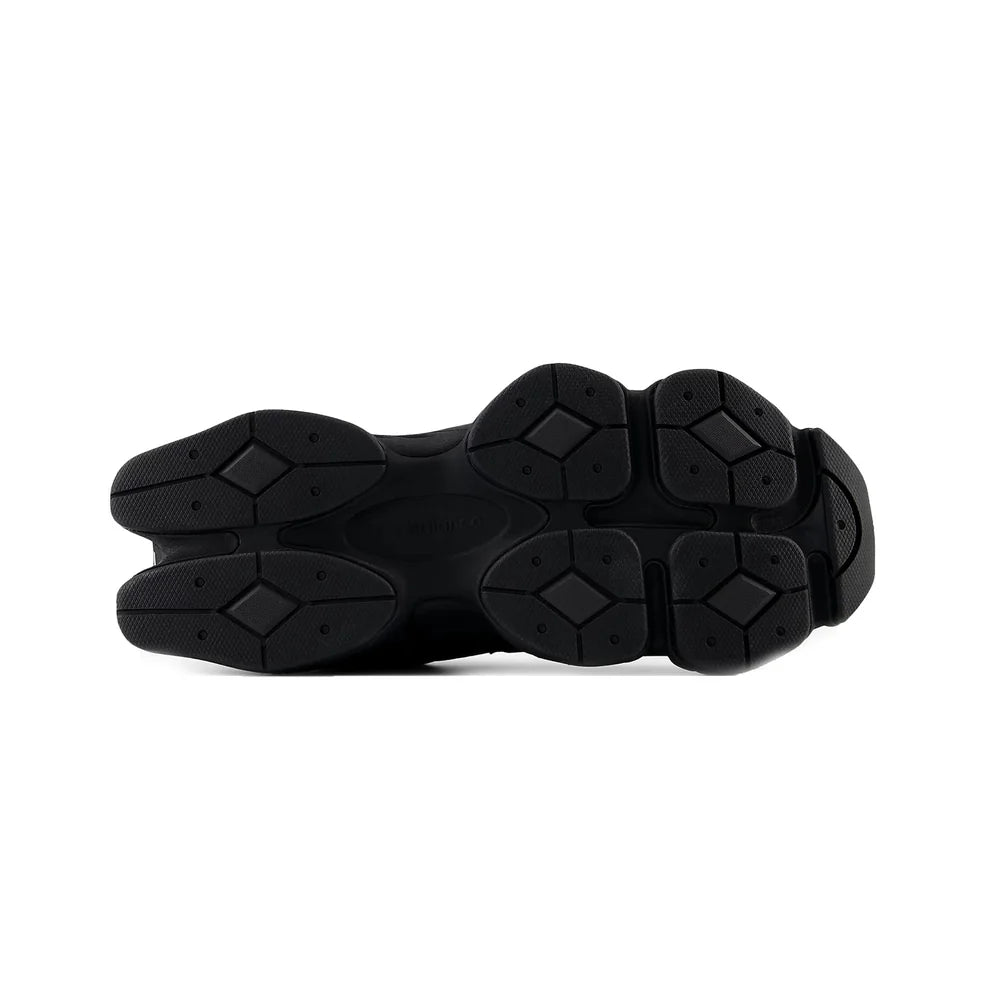 New Balance New Balance 9060 'Black Cement' (2025) The New Balance 9060 'Black Cement' (2025) redefines modern sneaker design by blending heritage-inspired elements with contemporary innovation....