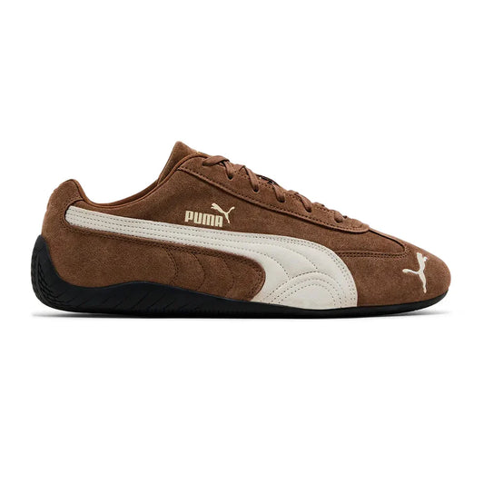 Puma Puma Speedcat OG 'Haute Coffee Frosted Ivory' (Gold Tongue Logo) (2024) Puma Speedcat OG Haute Coffee Frosted Ivory (Gold Tongue Logo) reinvigorates a motorsport legend for the modern streetwear...