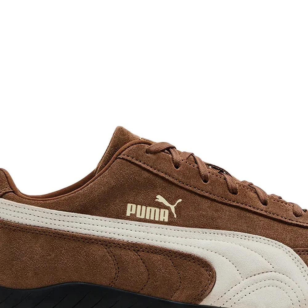 Puma Puma Speedcat OG 'Haute Coffee Frosted Ivory' (Gold Tongue Logo) (2024) Puma Speedcat OG Haute Coffee Frosted Ivory (Gold Tongue Logo) reinvigorates a motorsport legend for the modern streetwear...