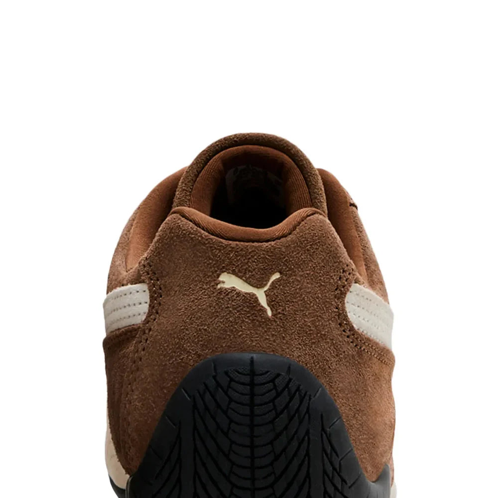 Puma Puma Speedcat OG 'Haute Coffee Frosted Ivory' (Gold Tongue Logo) (2024) Puma Speedcat OG Haute Coffee Frosted Ivory (Gold Tongue Logo) reinvigorates a motorsport legend for the modern streetwear...
